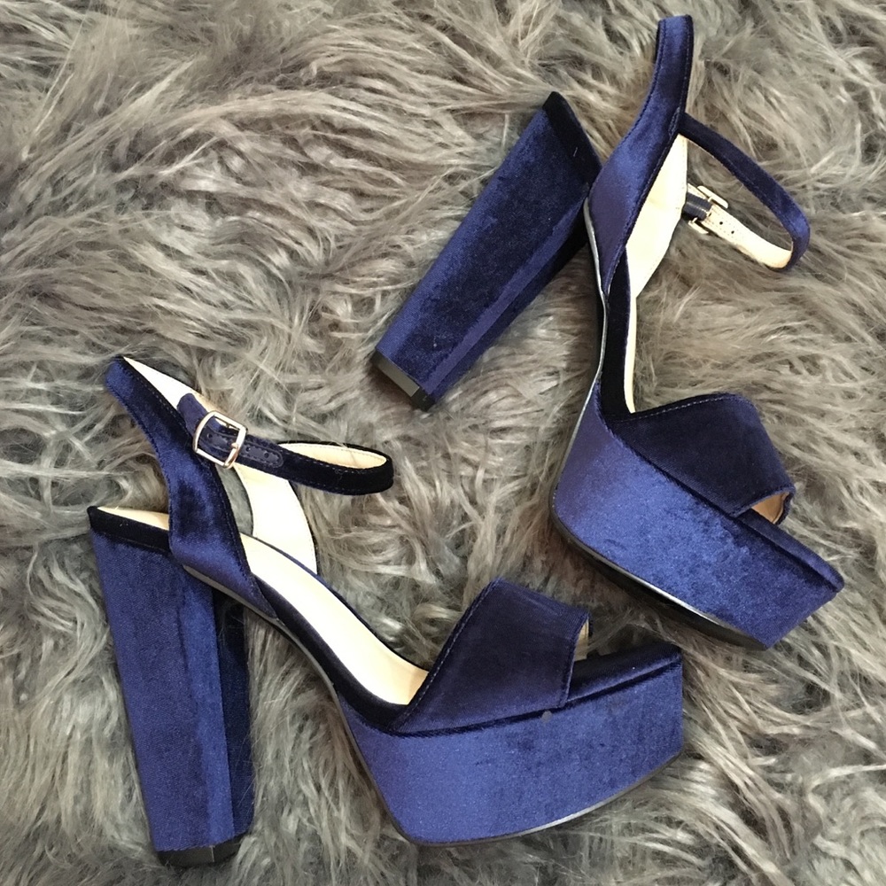 1 PAIR LEFT! Nine West velvet platform heel - Picture 2 of 7